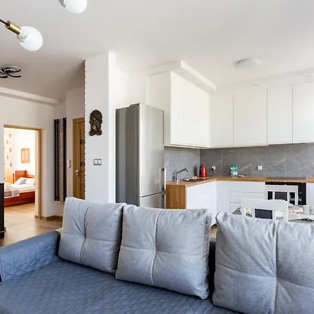 Komandorska Sea Breeze By Bookinghost *